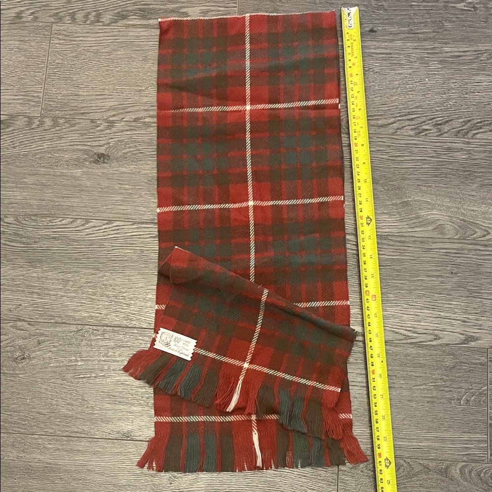 100% lambs wool hand woven in the Scottish highlands heritage plaid Scarf